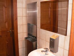 Zásobník na papírové ručníky s košem do stěny TRADITIONAL MAXI